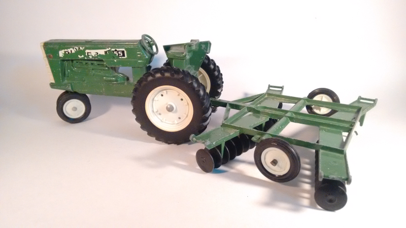 Illustration for article titled TRACTORS.